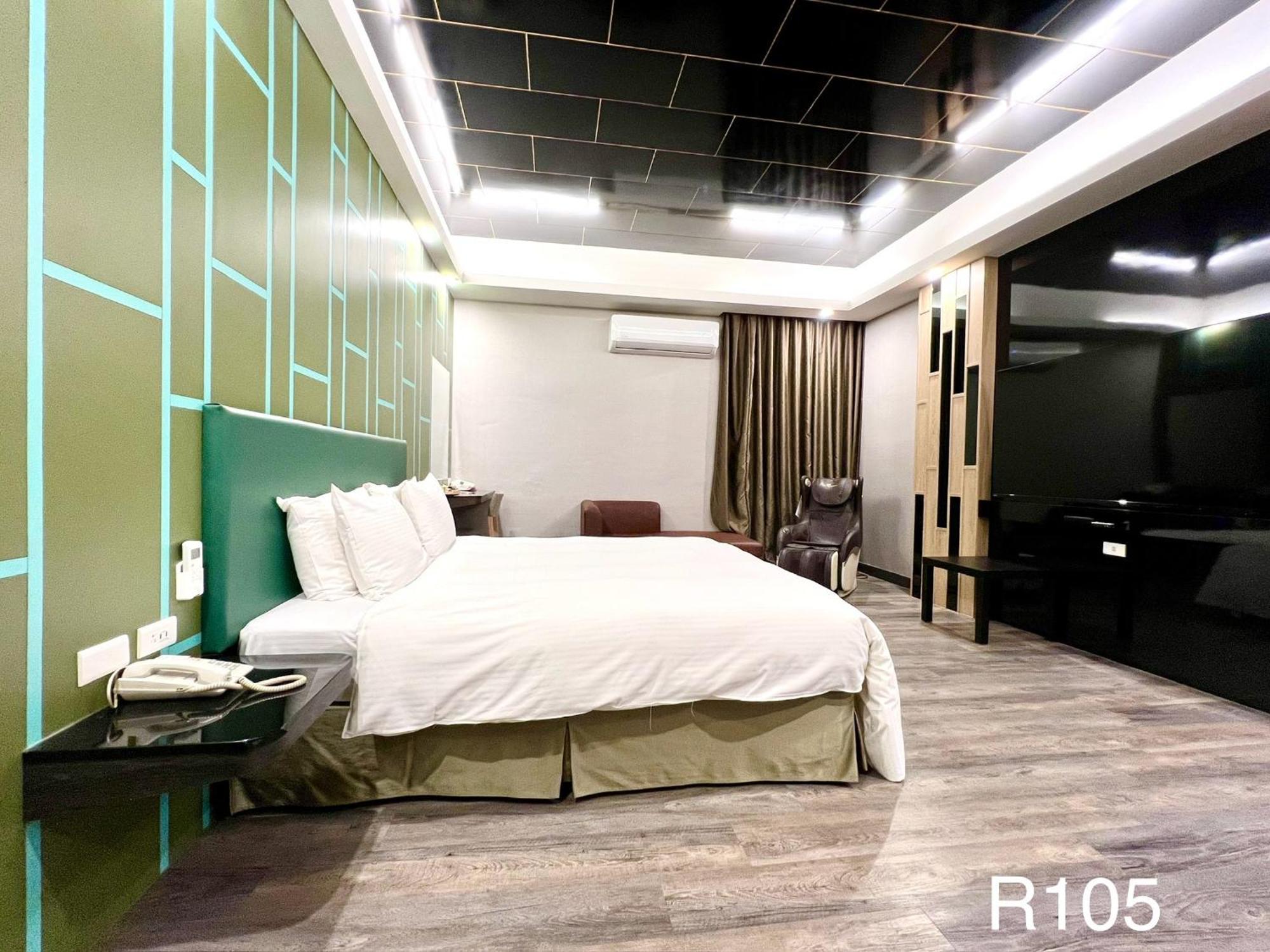 Cigar Motel Tainan Exterior photo