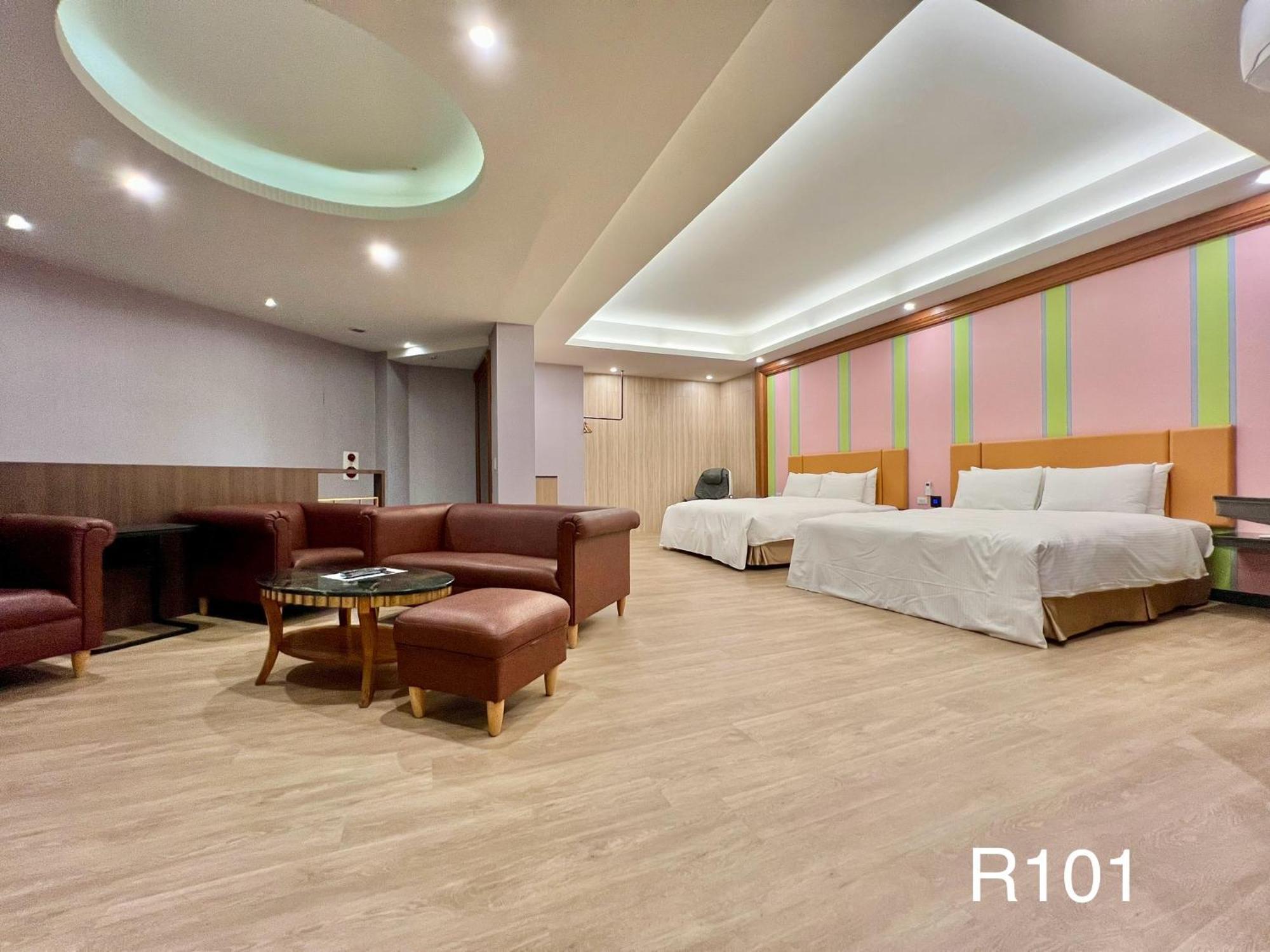 Cigar Motel Tainan Exterior photo