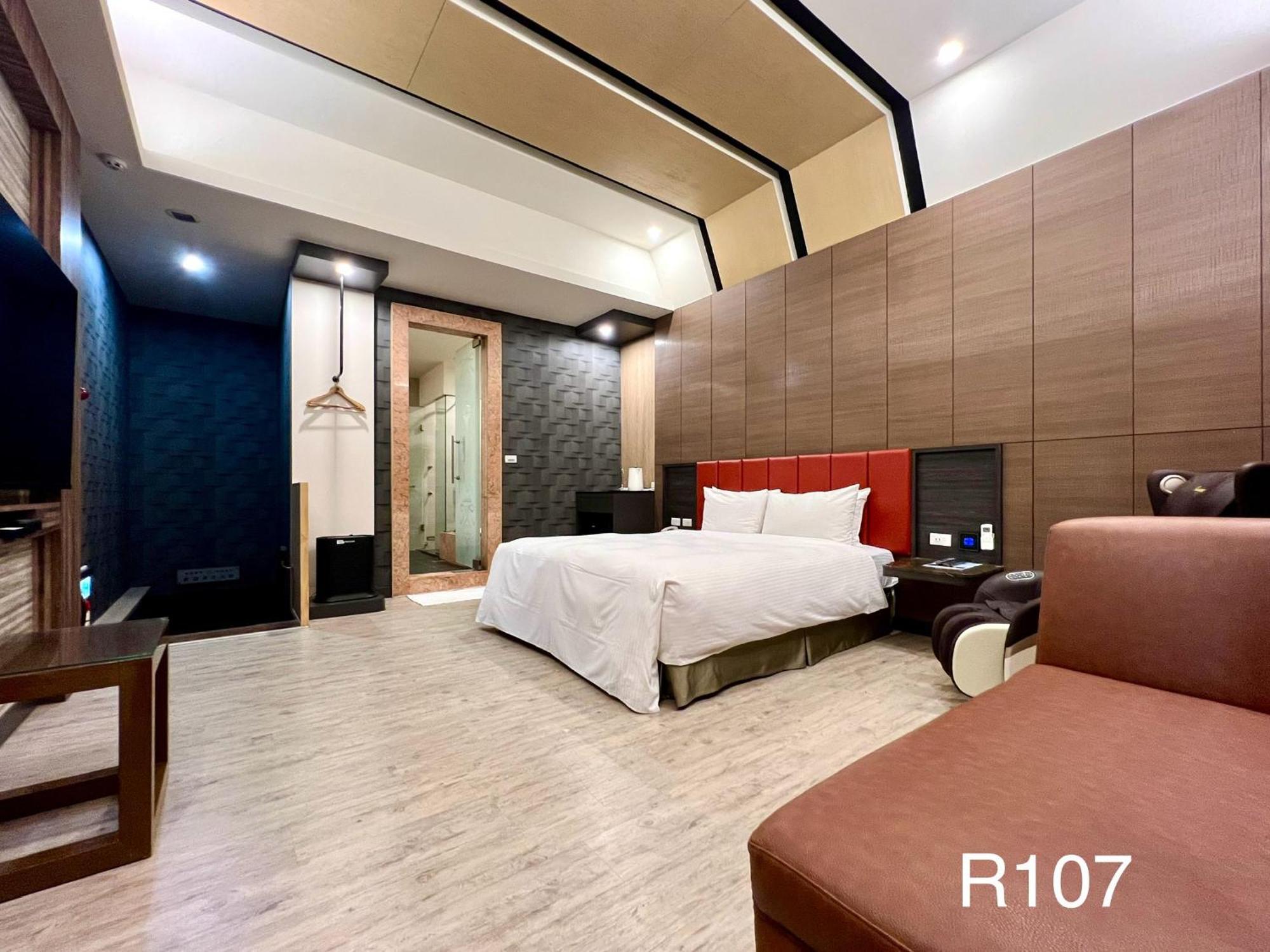 Cigar Motel Tainan Exterior photo